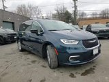 New 2025 Chrysler Pacifica Select image 3