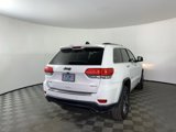 Used 2017 Jeep Grand Cherokee Limited image 3