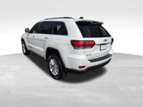 Used 2021 Jeep Grand Cherokee Laredo image 3