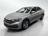 Used 2024 Volkswagen Jetta SE image 2