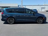 New 2025 Chrysler Pacifica Select image 2