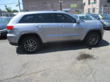 Used 2017 Jeep Grand Cherokee Limited image 2