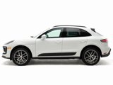 Certified 2024 Porsche Macan image 2