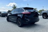 Used 2024 Ford Edge SE w/ Black Appearance Package image 3