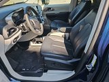Used 2023 Chrysler Pacifica Touring-L image 2