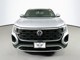Used 2024 Volkswagen Atlas Cross Sport SE w/ Panoramic Sunroof Package image 2