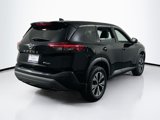 Used 2021 Nissan Rogue SV image 5