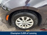 Used 2019 Chrysler Pacifica Touring-L image 2