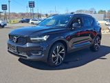Certified 2022 Volvo XC40 T5 R-Design w/ Advanced Package image 3