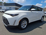 Certified 2023 Kia Soul S image 3