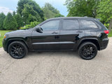 Used 2017 Jeep Grand Cherokee Altitude image 2