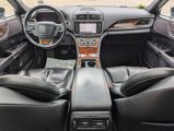 Used 2019 Lincoln Continental Select image 5