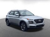 Used 2023 Hyundai Venue SEL image 2