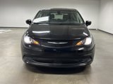 Used 2022 Chrysler Voyager LX image 4