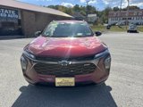 Used 2025 Chevrolet Trax RS image 2