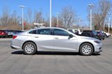 Used 2017 Chevrolet Malibu L image 2