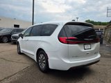 Used 2023 Chrysler Pacifica Limited image 4