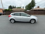 Used 2013 Ford Focus SE w/ SE Winter Pkg image 3