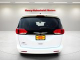 Used 2022 Chrysler Voyager LX image 3