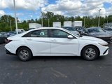 New 2025 Hyundai Elantra SE image 3