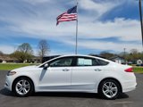 Used 2018 Ford Fusion SE image 2