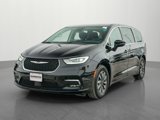 Used 2024 Chrysler Pacifica Select image 3