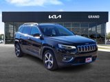 Used 2020 Jeep Cherokee Limited w/ Luxury Group image 2