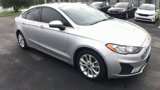 Used 2019 Ford Fusion SE image 2