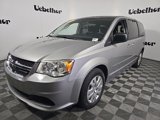 Used 2017 Dodge Grand Caravan SE image 3