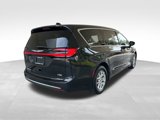 Used 2023 Chrysler Pacifica Touring-L image 3