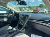 Used 2019 Ford Fusion SE w/ Equipment Group 151A image 2