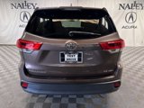 Used 2017 Toyota Highlander LE image 4