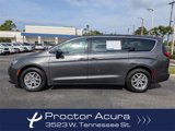 Used 2022 Chrysler Voyager LX image 5