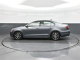 Used 2017 Volkswagen Jetta SE image 4