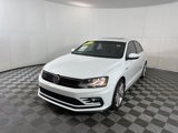 Used 2017 Volkswagen Jetta GLI image 2