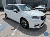 Used 2023 Chrysler Pacifica Touring-L image 6