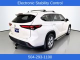 Used 2021 Toyota Highlander LE image 5