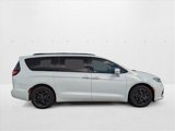 Used 2021 Chrysler Pacifica Touring-L w/ S Appearance Package image 4