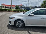 Used 2023 Nissan Altima 2.5 SV image 2