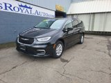 Used 2022 Chrysler Pacifica Touring-L image 2