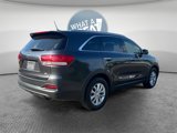 Used 2017 Kia Sorento LX image 3