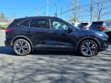 Used 2022 Ford Escape SE w/ SE Sport Appearance Package image 4