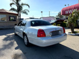 Used 2007 Lincoln Town Car Signature image 3