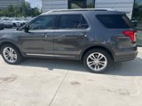 Used 2018 Ford Explorer XLT w/ Equipment Group 202A image 3