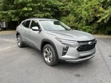 New 2025 Chevrolet Trax LT w/ Sunroof Package image 2