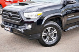 Used 2017 Toyota Tacoma TRD Sport image 4
