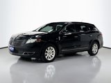 Used 2018 Lincoln MKT AWD image 3