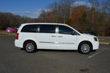 Used 2016 Chrysler Town & Country Touring-L image 4