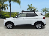 Used 2020 Hyundai Venue SE image 2
