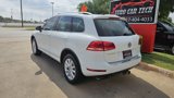 Used 2014 Volkswagen Touareg Sport image 3